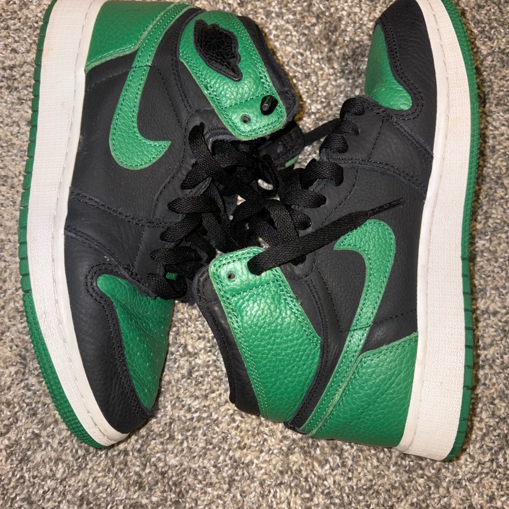 Nike Kids Black and Green High-Top Sneakers